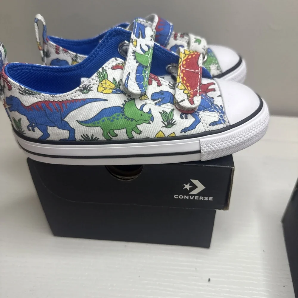 Converse Chuck Taylor All Star Toddler Boys Shoes Size 9 kids Dinosaur shoes